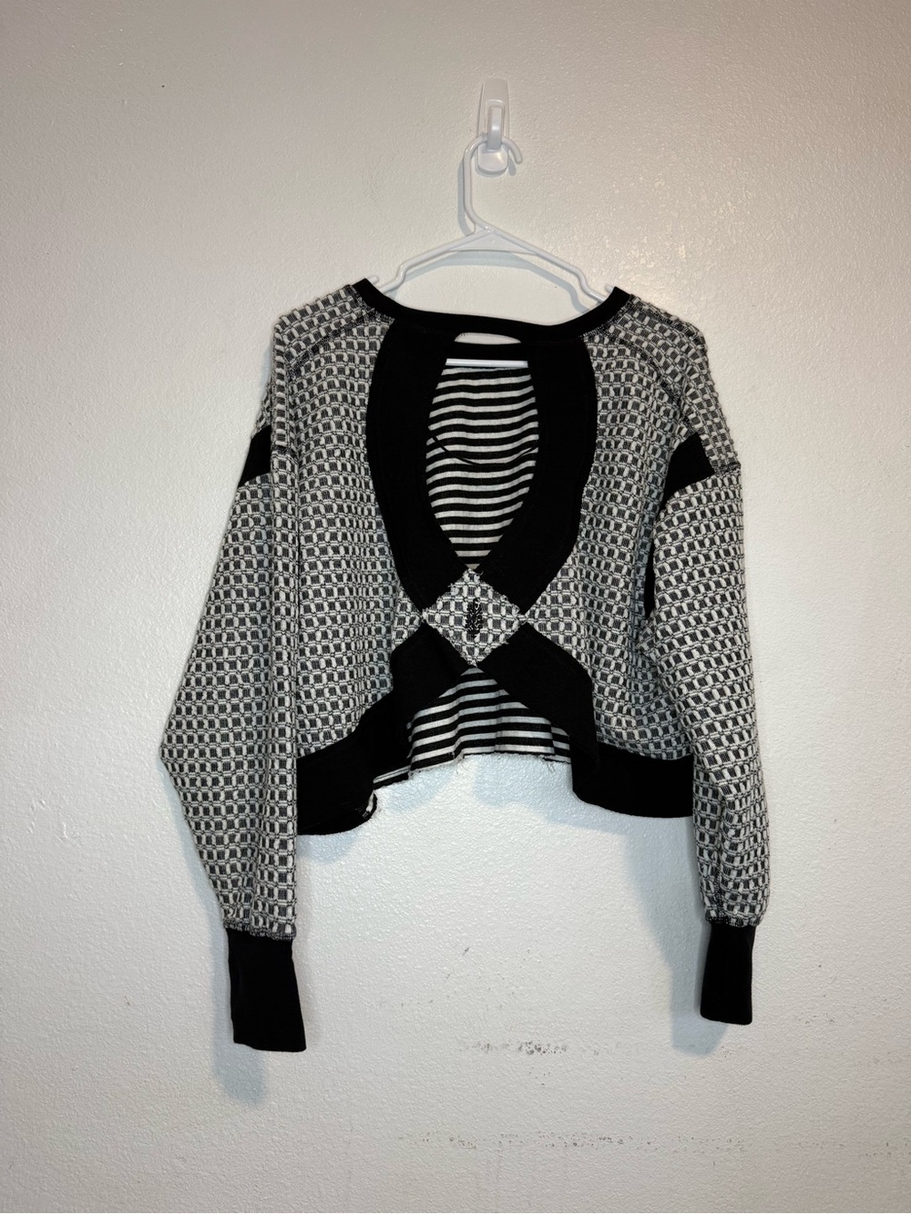 Free People Black & White textured my time layer - Picture 2 of 4